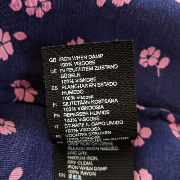 & Other Stories Ditsy Floral Print Ruffle Top | 4 - Picture 12 of 13